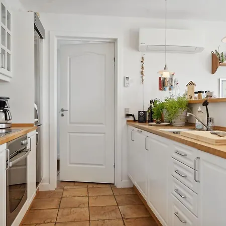 Daniela - 300m From The Sea By Interhome *